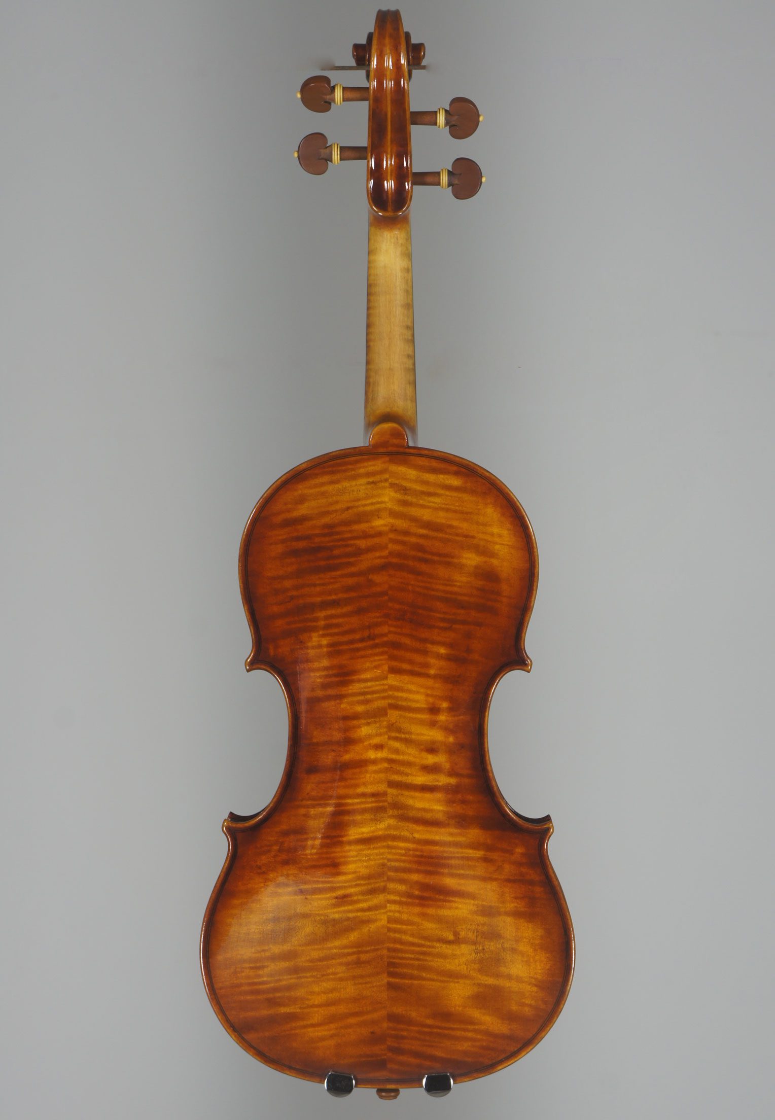 Model 907 intermediate violin view 2