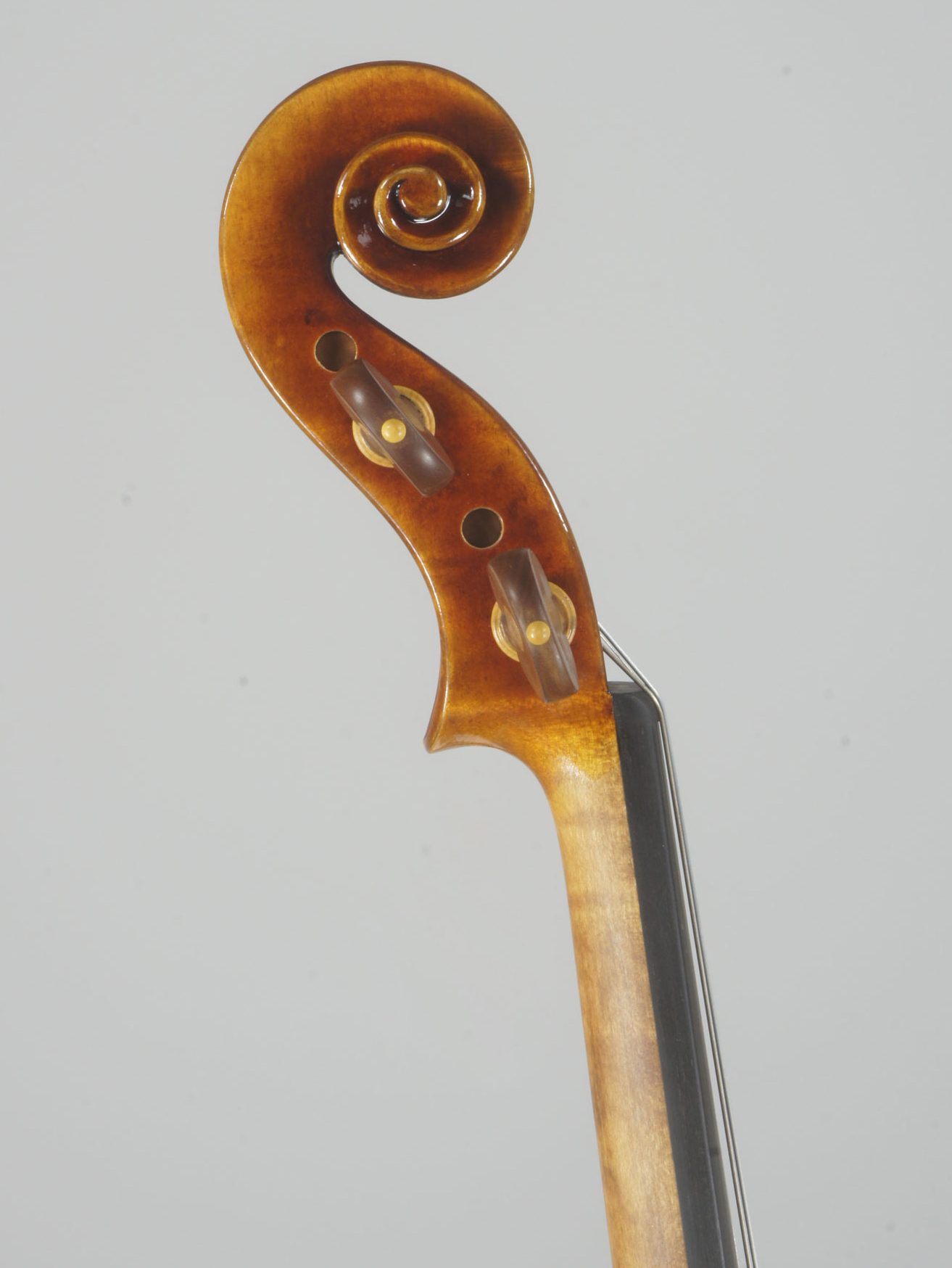 Model 909 intermediate violin view 3